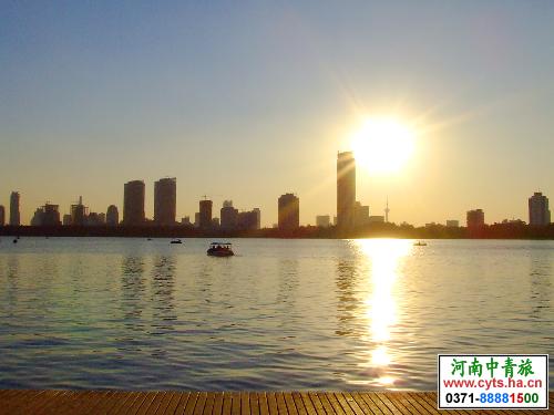 畅游<a href=http://www.cyts.ha.cn/ly/nanjing/ target=_blank class=infotextkey>南京</a>，郑州旅行社