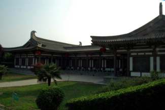 西安明城墙、乾陵、法门寺动车三日游