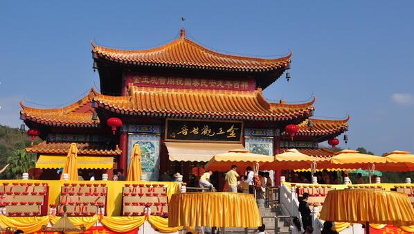 海景壹号：海南三亚双飞五日游（海口往返）