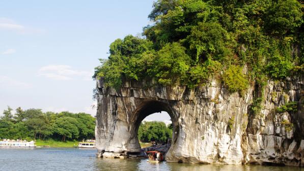 五星大漓江：桂林阳朔双卧六日游（全陪团）